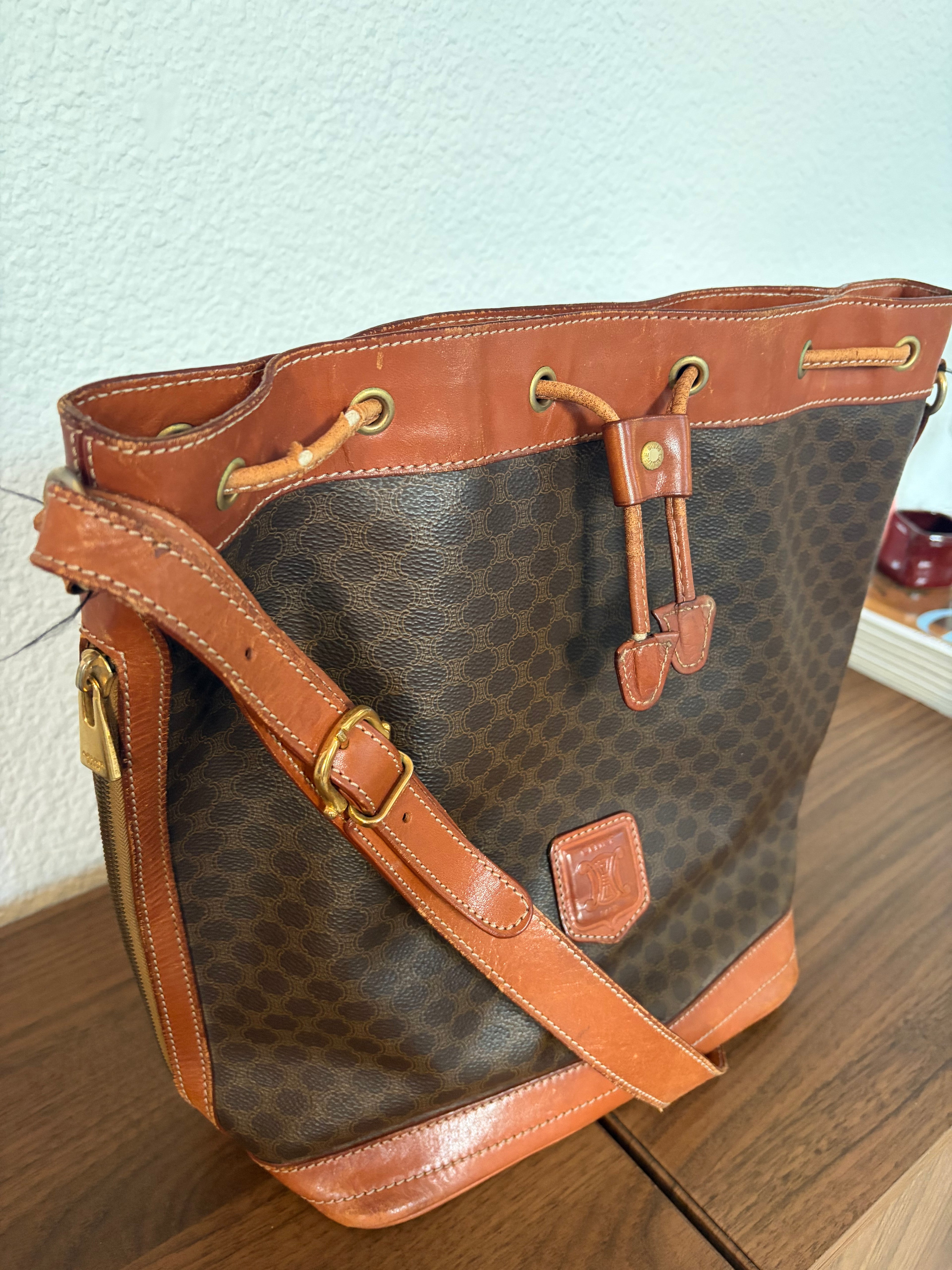 Grand sac seau Macadam – CÉLINE